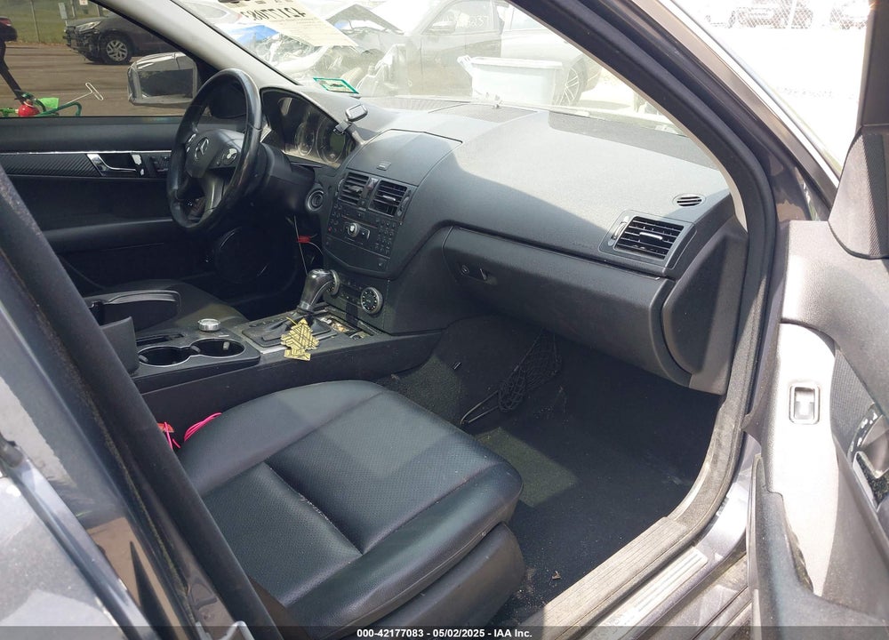 2009 MERCEDES-BENZ C 300 VIN: WDDGF81X89R061439