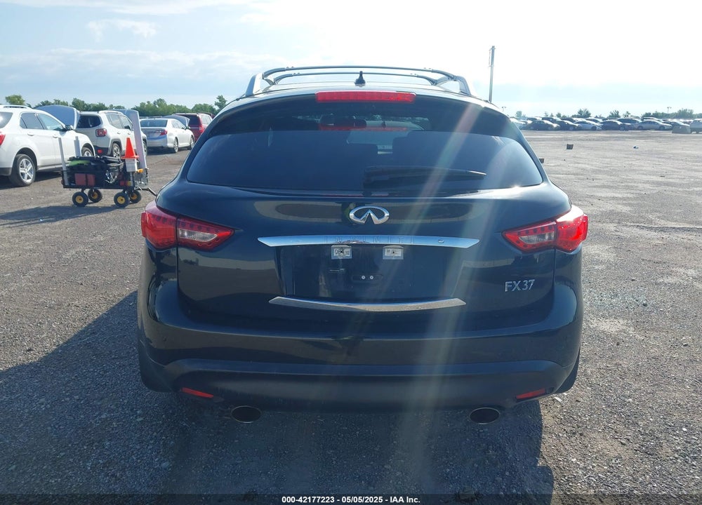 2013 INFINITI FX37 VIN: JN8CS1MU8DM142478