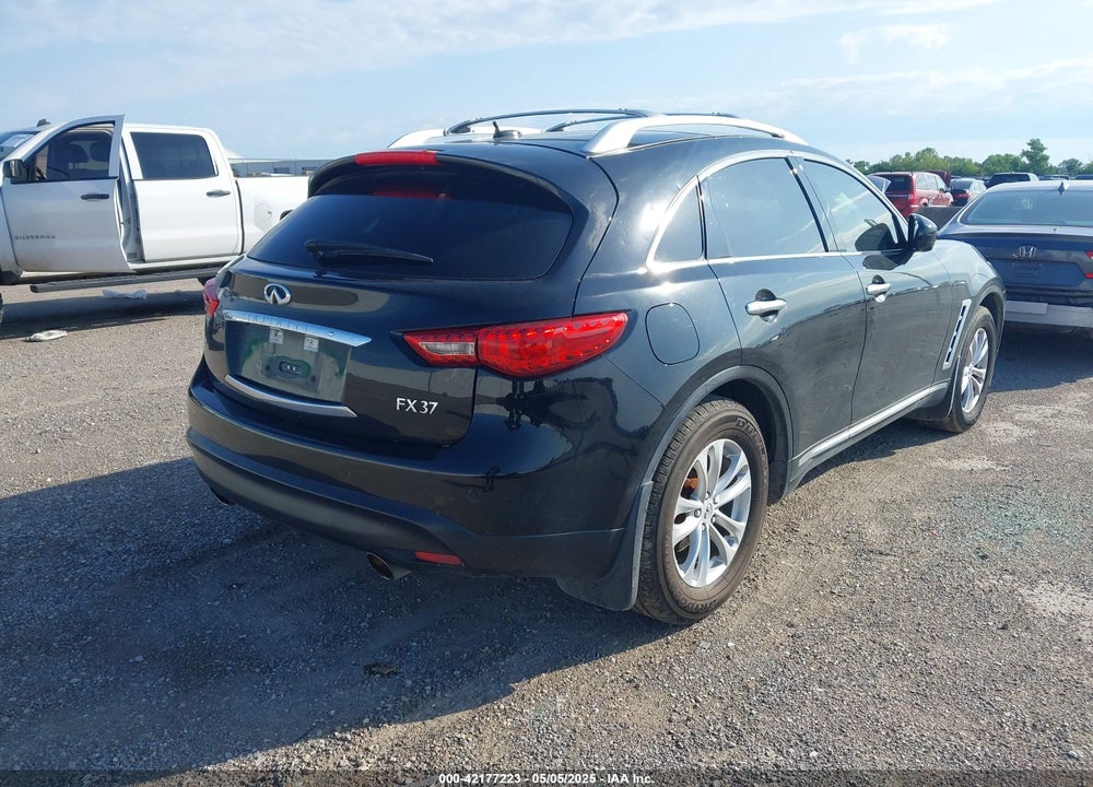 2013 INFINITI FX37 VIN: JN8CS1MU8DM142478