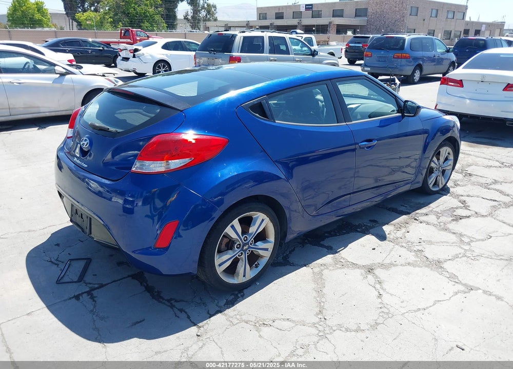 2016 HYUNDAI VELOSTER VIN: KMHTC6AD5GU302018