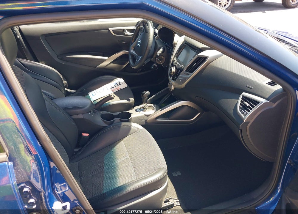 2016 HYUNDAI VELOSTER VIN: KMHTC6AD5GU302018