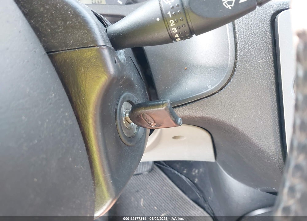 2006 FORD FOCUS VIN: 1FAFP31N96W143851