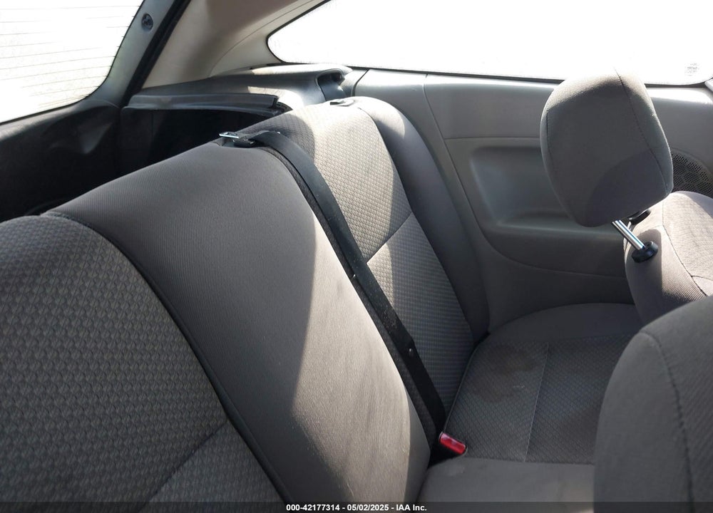 2006 FORD FOCUS VIN: 1FAFP31N96W143851