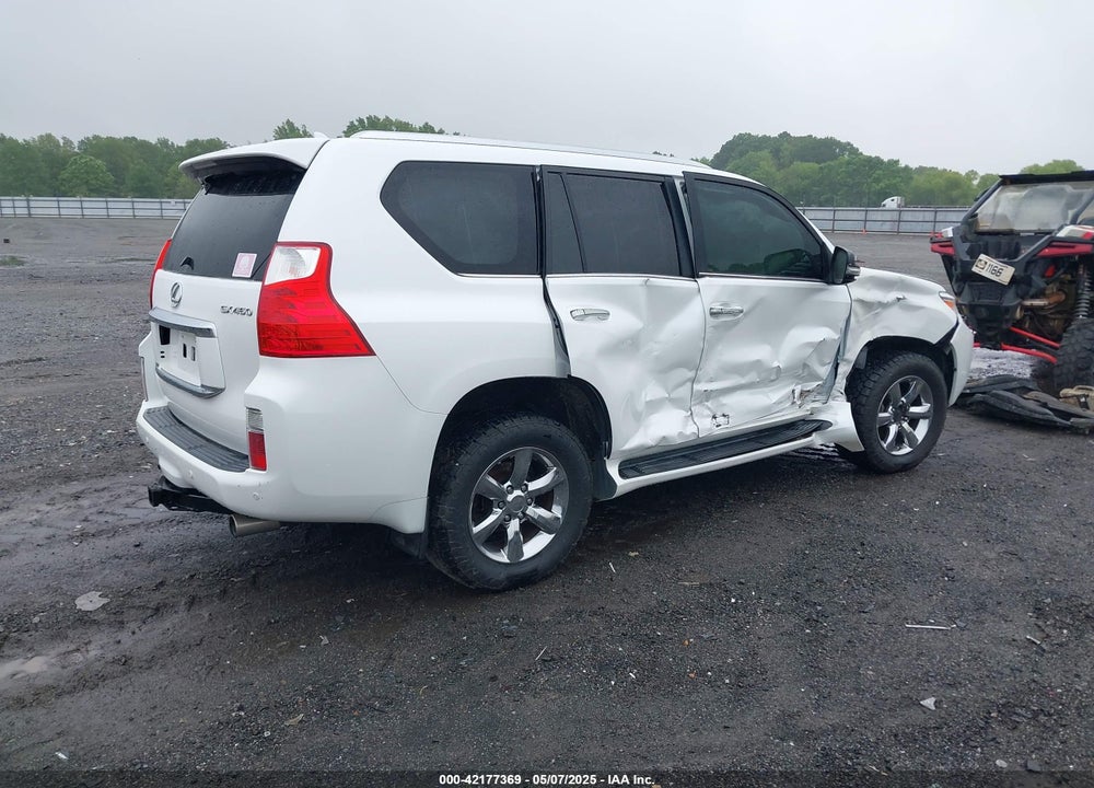 2011 LEXUS GX 460 VIN: JTJBM7FX0B5028569