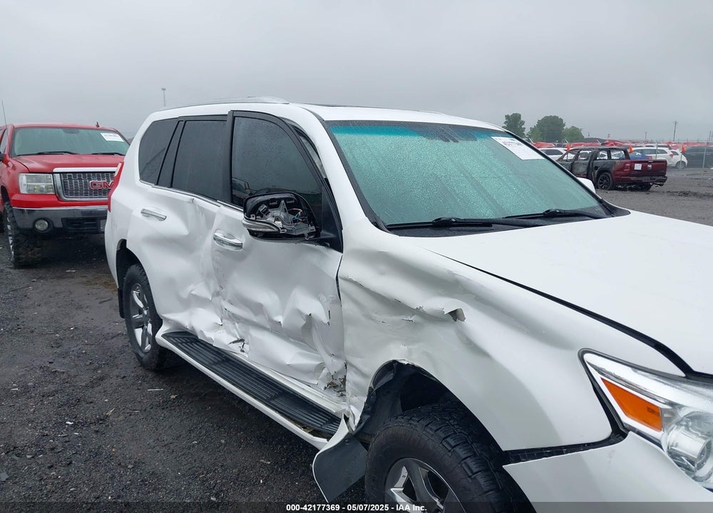 2011 LEXUS GX 460 VIN: JTJBM7FX0B5028569