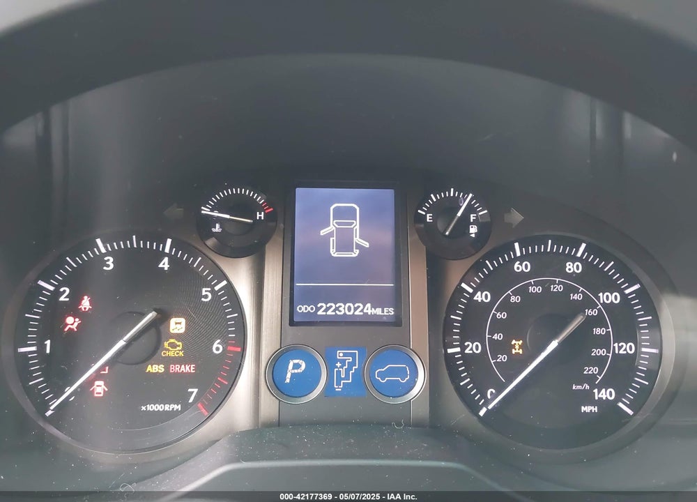 2011 LEXUS GX 460 VIN: JTJBM7FX0B5028569