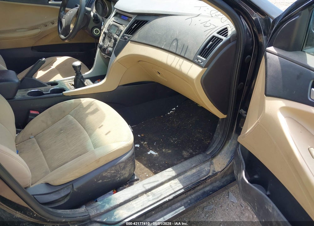 2011 HYUNDAI SONATA VIN: 5NPEB4AC0BH195975