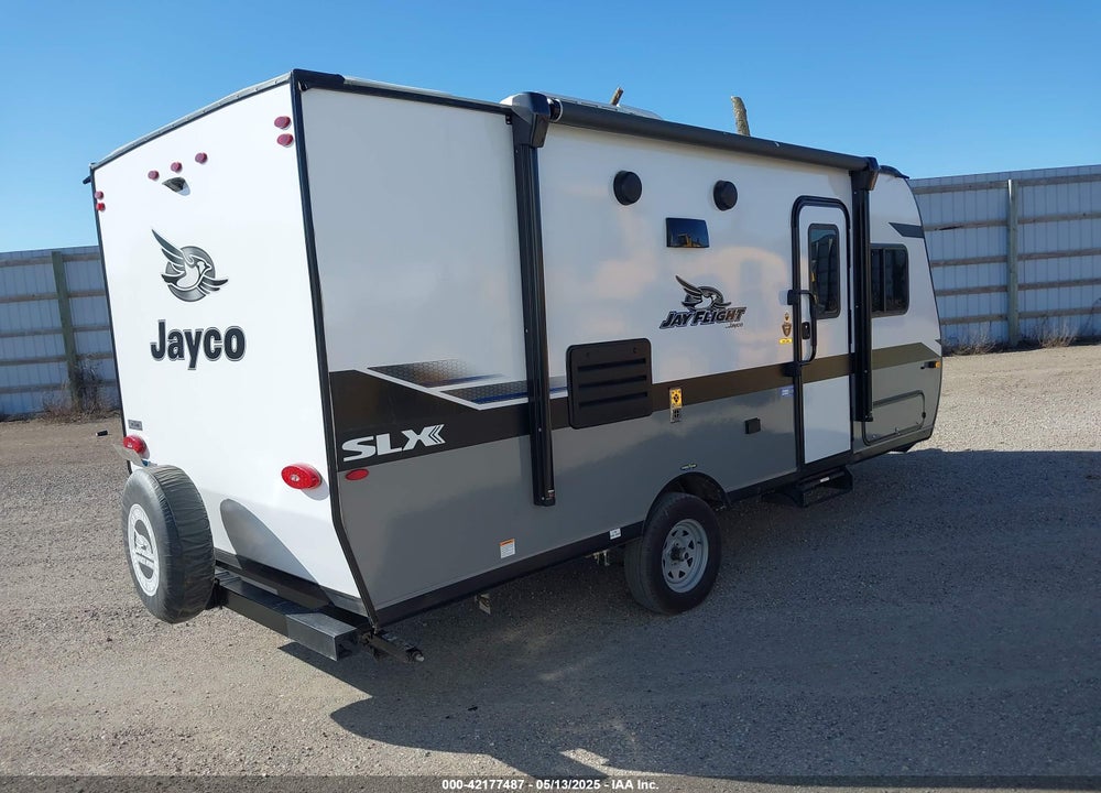 2022 JAYCO JAY FLIGHT SLX 184BS TRAVEL TRAILER VIN: 1UJBJ0AJ0N17B0428