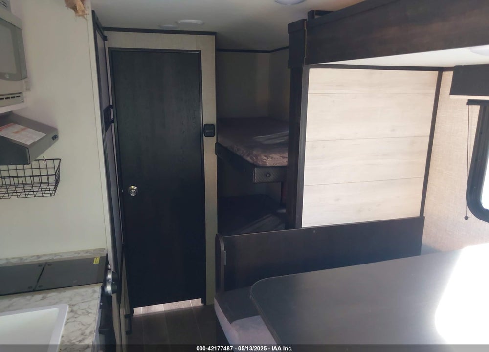 2022 JAYCO JAY FLIGHT SLX 184BS TRAVEL TRAILER VIN: 1UJBJ0AJ0N17B0428