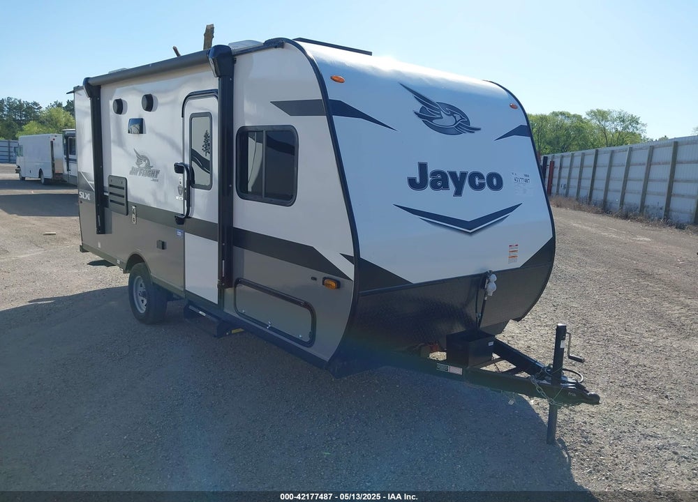 2022 JAYCO JAY FLIGHT SLX 184BS TRAVEL TRAILER VIN: 1UJBJ0AJ0N17B0428