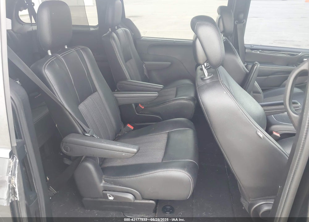 2016 CHRYSLER TOWN & COUNTRY S VIN: 2C4RC1HG0GR150051