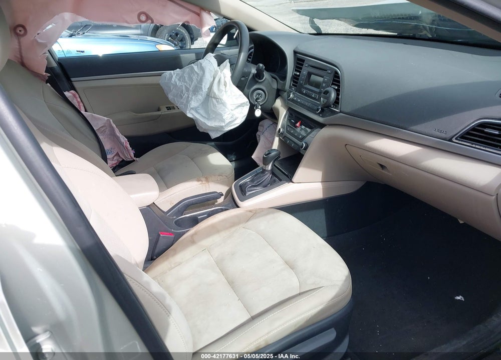2017 HYUNDAI ELANTRA VIN: 5NPD74LF4HH182059