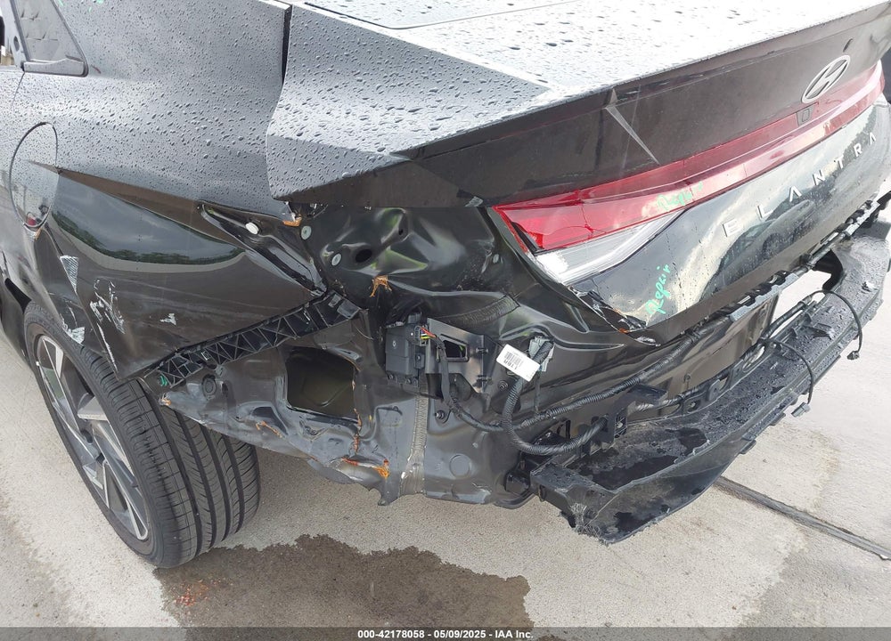 2025 HYUNDAI ELANTRA VIN: KMHLM4DG4SU960686