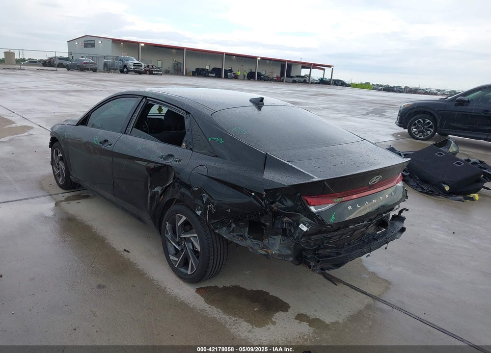 2025 HYUNDAI ELANTRA VIN: KMHLM4DG4SU960686