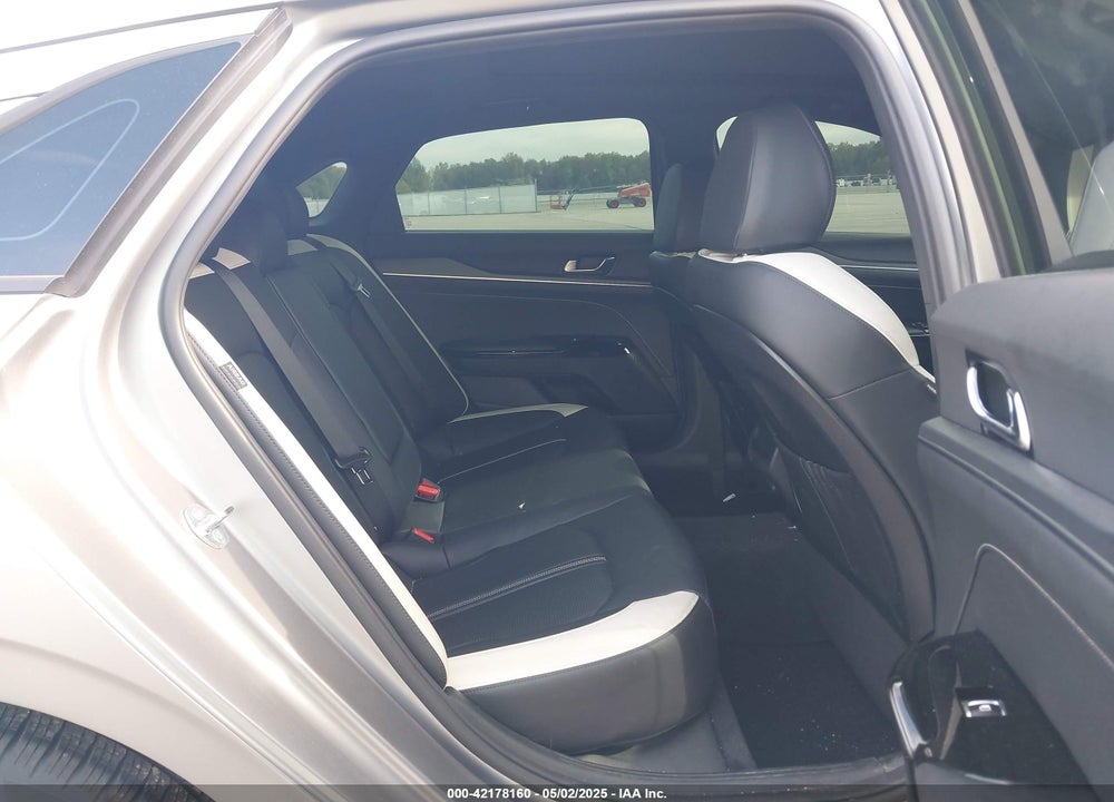 2025 KIA K5 VIN: KNAG64J76S5275763