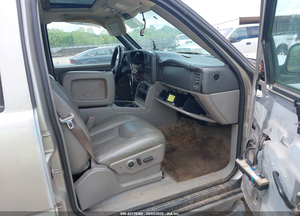 2005 CHEVROLET SUBURBAN 1500 Z71 VIN: 3GNFK16Z15G258117