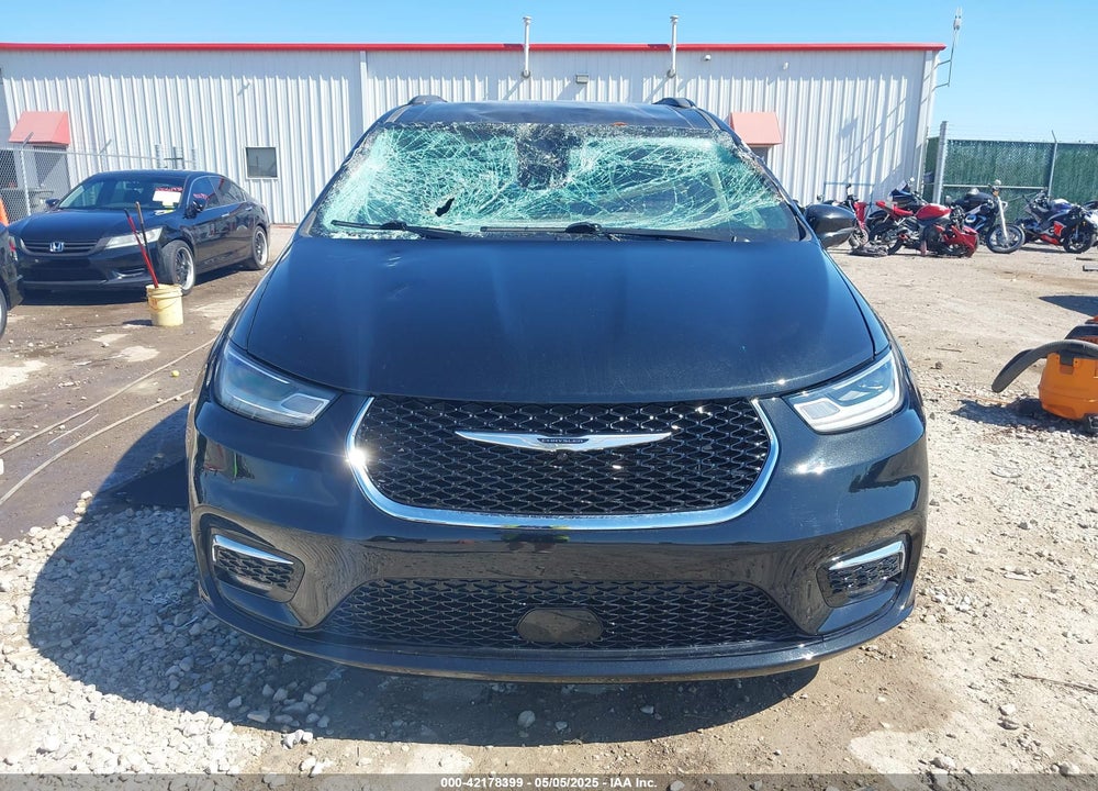 2022 CHRYSLER PACIFICA TOURING L VIN: 2C4RC1BGXNR142495