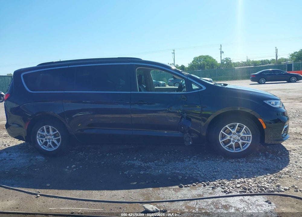 2022 CHRYSLER PACIFICA TOURING L VIN: 2C4RC1BGXNR142495
