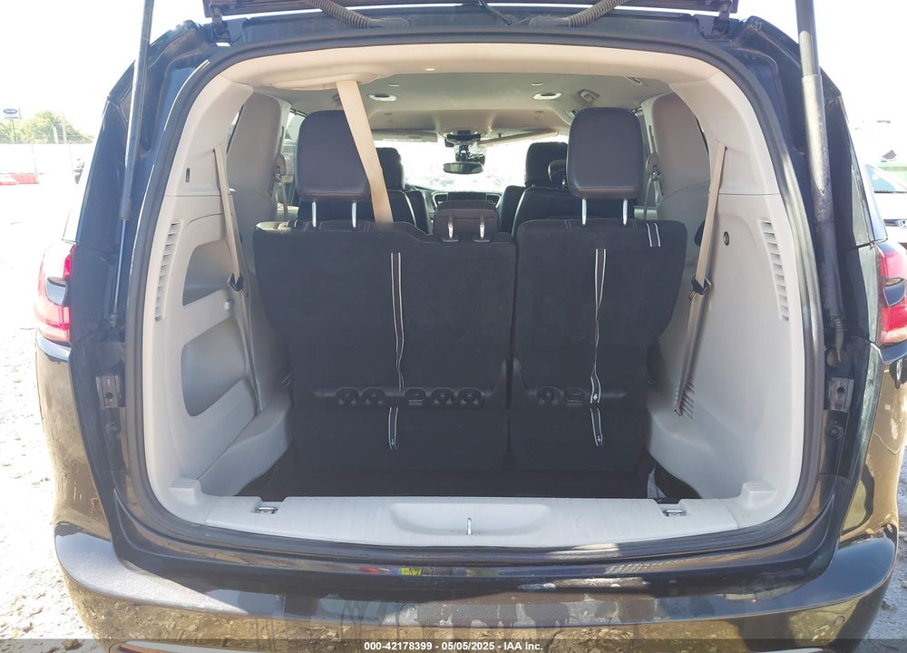 2022 CHRYSLER PACIFICA TOURING L VIN: 2C4RC1BGXNR142495