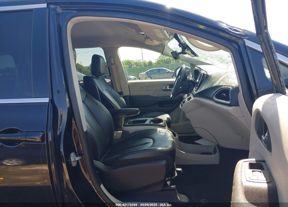 2022 CHRYSLER PACIFICA TOURING L VIN: 2C4RC1BGXNR142495