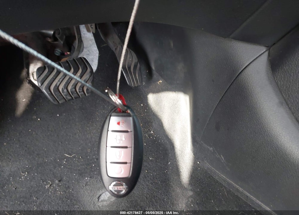 2017 NISSAN ROGUE VIN: KNMAT2MT3HP519624