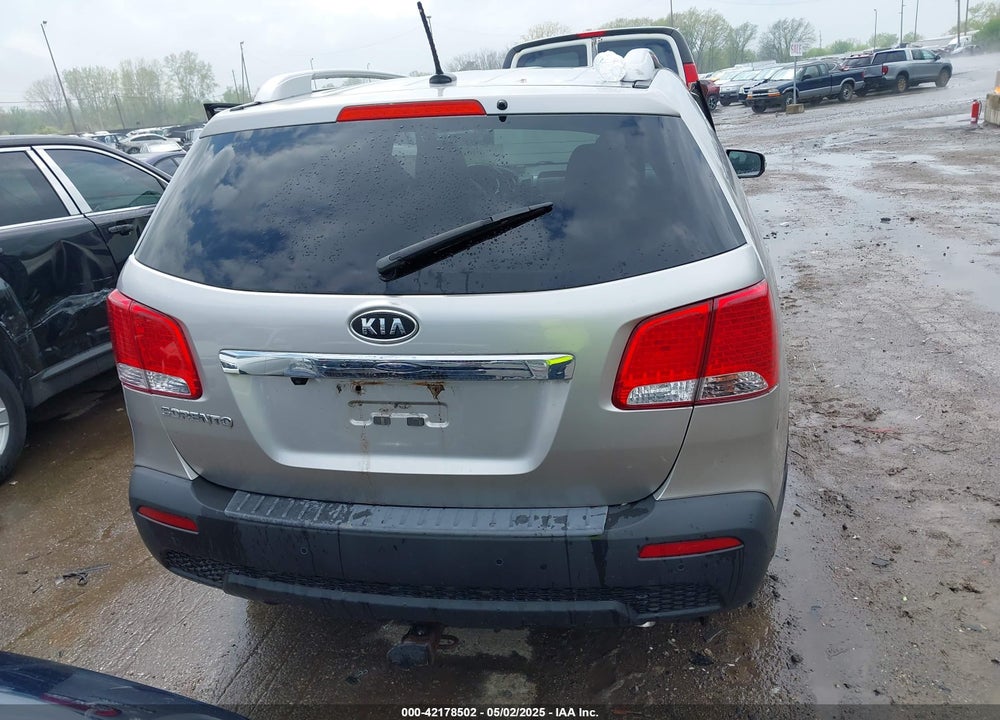 2013 KIA SORENTO LX VIN: 5XYKT3A67DG317309