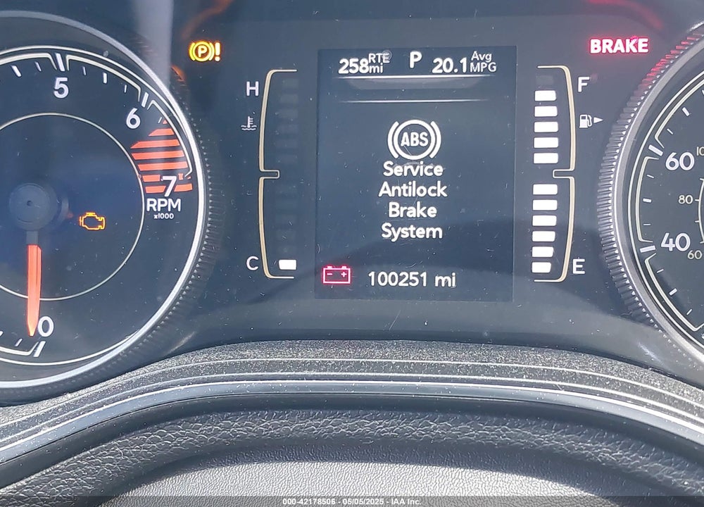 2019 JEEP CHEROKEE VIN: 1C4PJLCB3KD470027
