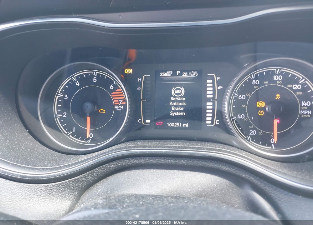 2019 JEEP CHEROKEE VIN: 1C4PJLCB3KD470027