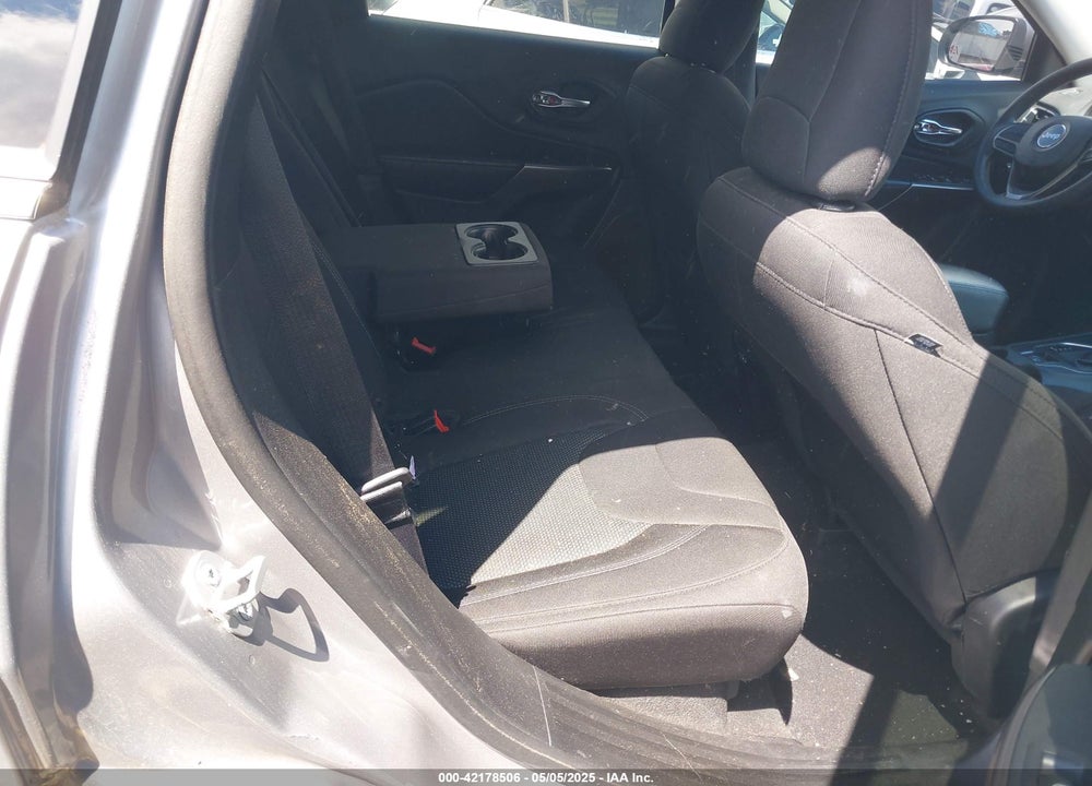 2019 JEEP CHEROKEE VIN: 1C4PJLCB3KD470027