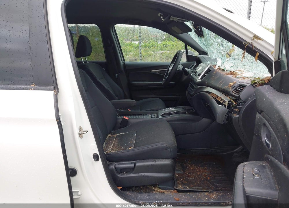 2019 HONDA PASSPORT SPORT VIN: 5FNYF8H28KB010303