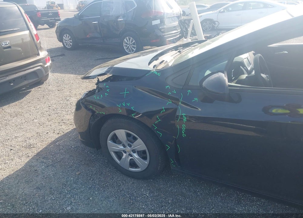 2018 CHEVROLET CRUZE VIN: 1G1BC5SM7J7122417
