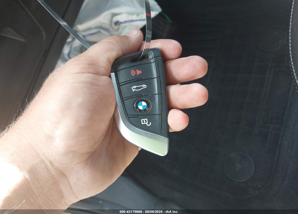 2016 BMW X1 VIN: WBXHT3C34G5E47922