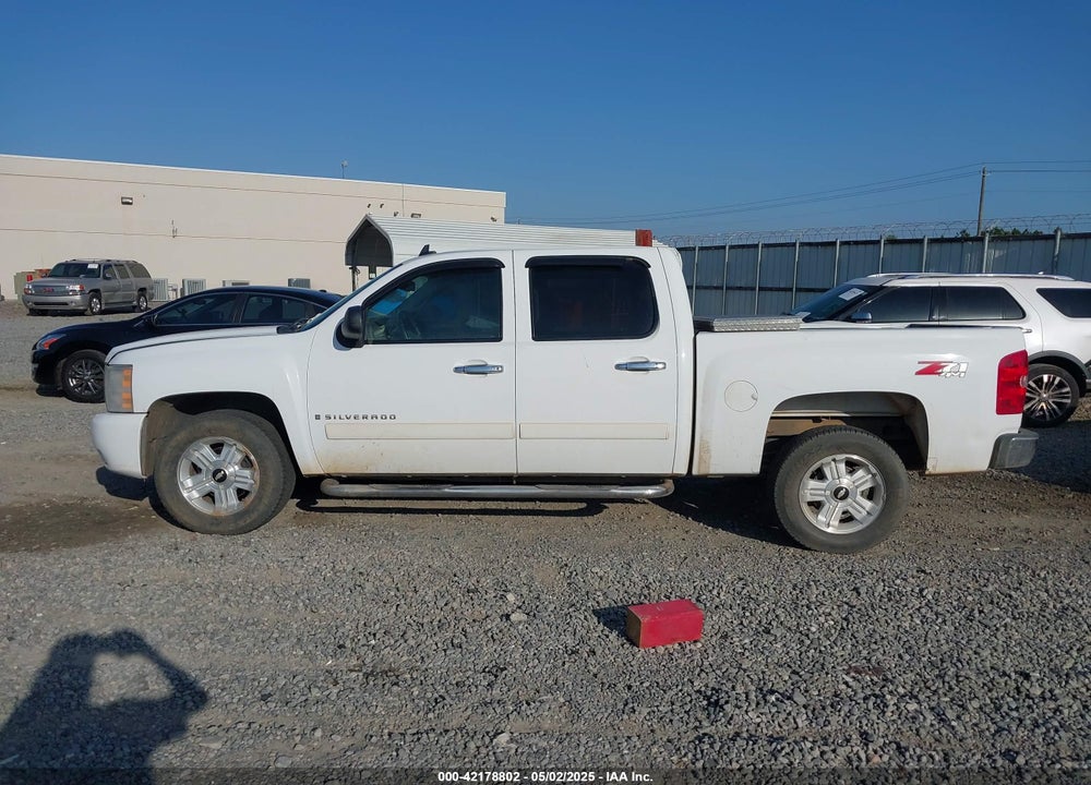 2007 CHEVROLET SILVERADO 1500 LT1 VIN: 2GCEK13M371648855