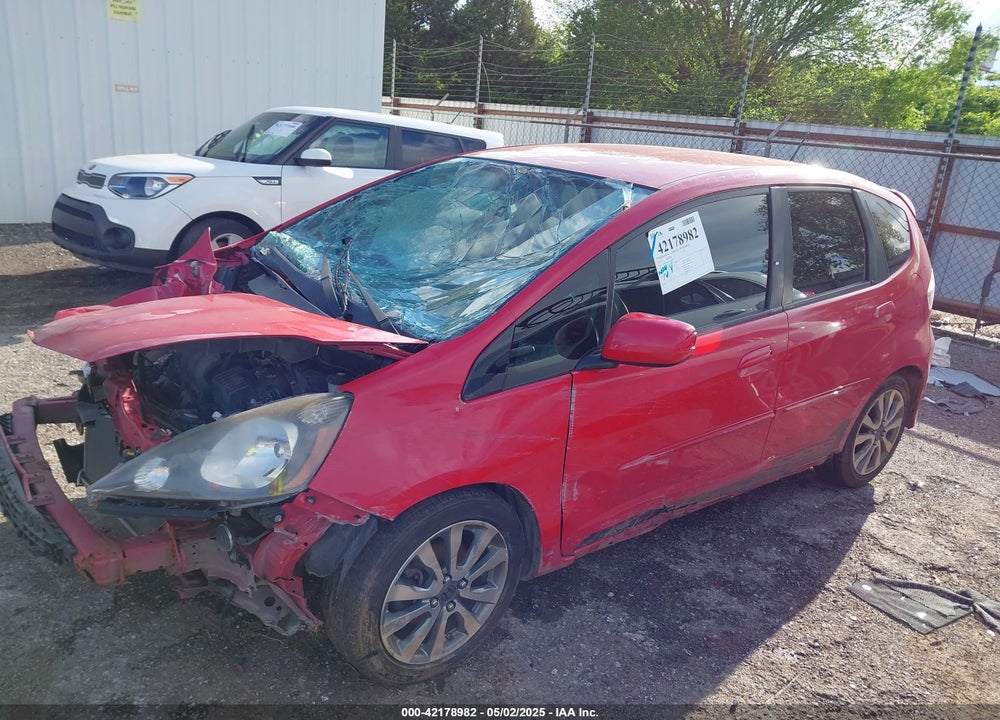 2013 HONDA FIT SPORT VIN: JHMGE8H51DC080183
