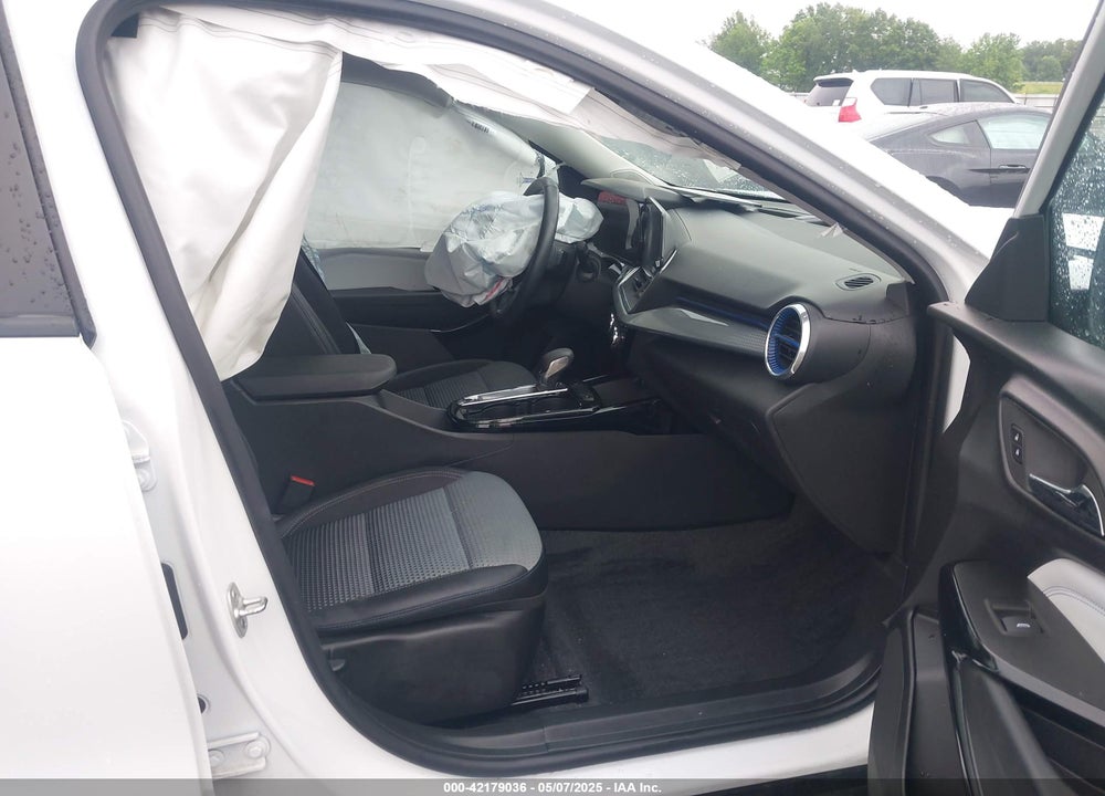 2024 CHEVROLET TRAX FWD LT VIN: KL77LHE22RC241307