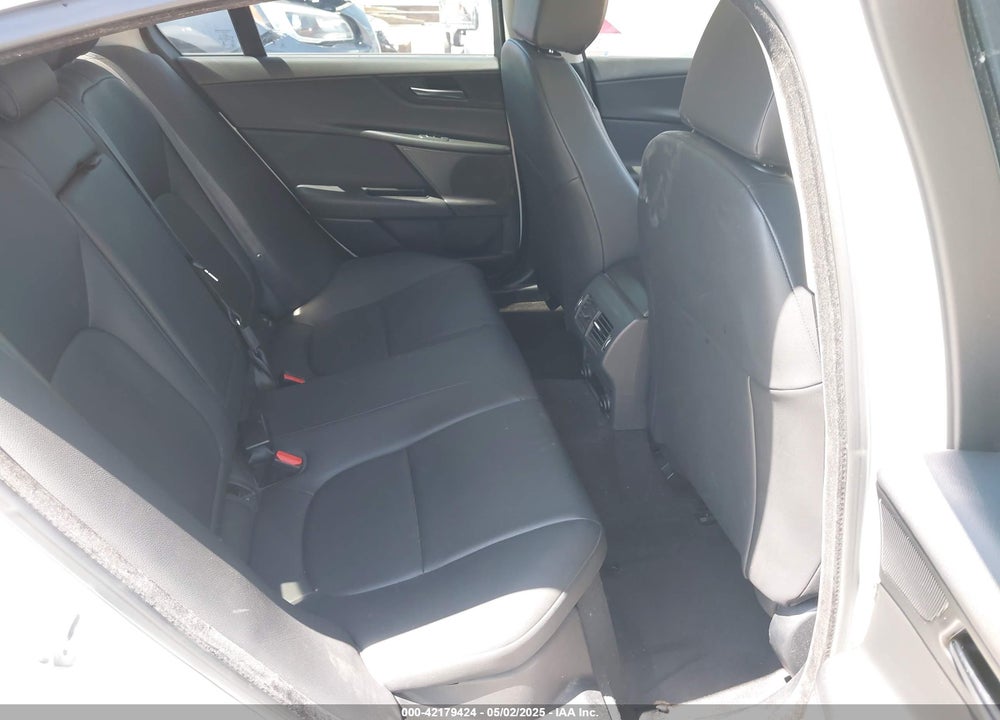 2017 JAGUAR XE VIN: SAJAR4BG3HA976695