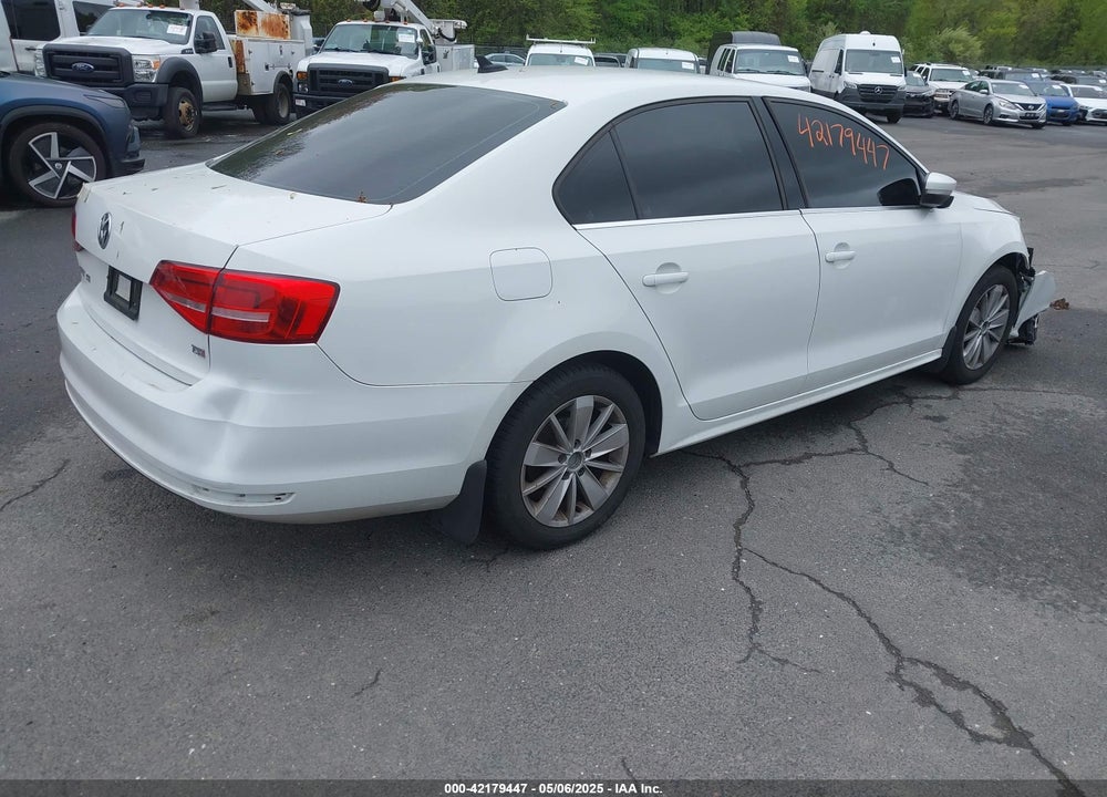 2015 VOLKSWAGEN JETTA VIN: 3VWD17AJ5FM305415
