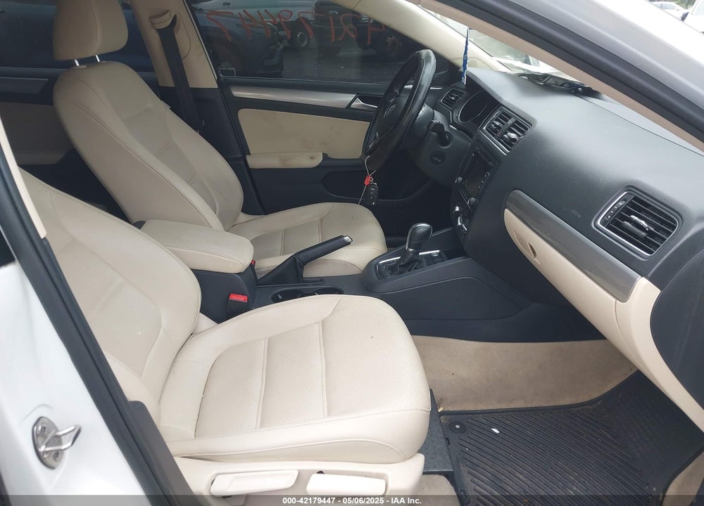 2015 VOLKSWAGEN JETTA VIN: 3VWD17AJ5FM305415