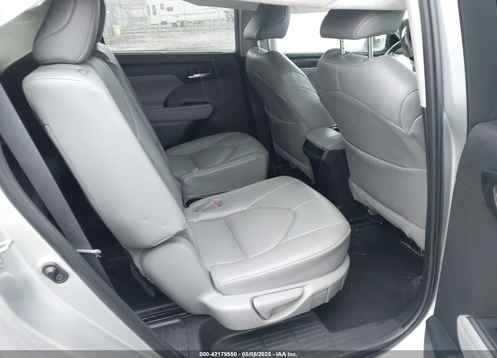 2022 TOYOTA HIGHLANDER VIN: 5TDHZRBH4NS597187