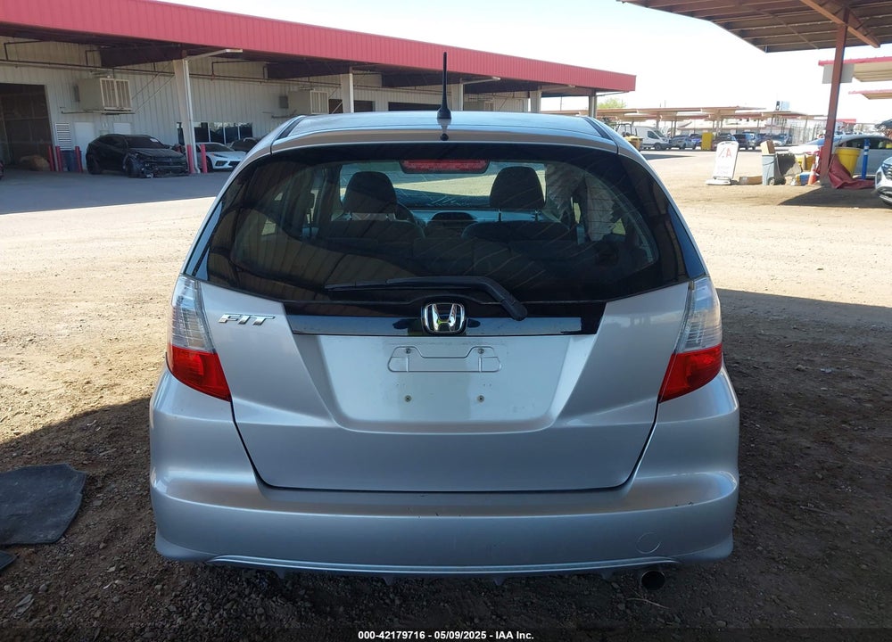 2013 HONDA FIT VIN: JHMGE8H34DC045393