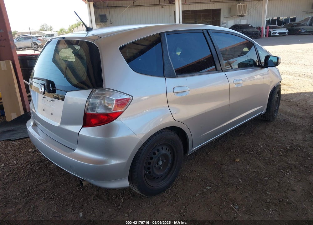 2013 HONDA FIT VIN: JHMGE8H34DC045393