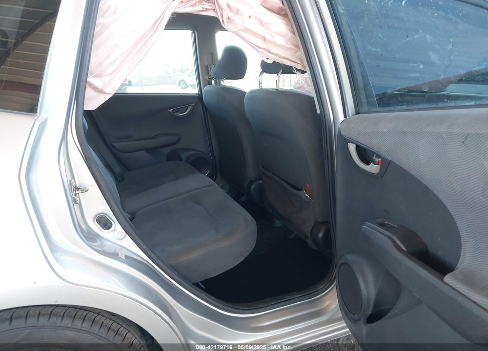 2013 HONDA FIT VIN: JHMGE8H34DC045393