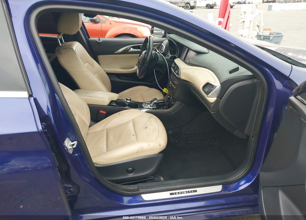 2018 INFINITI QX30 PREMIUM VIN: SJKCH5CP8JA046812