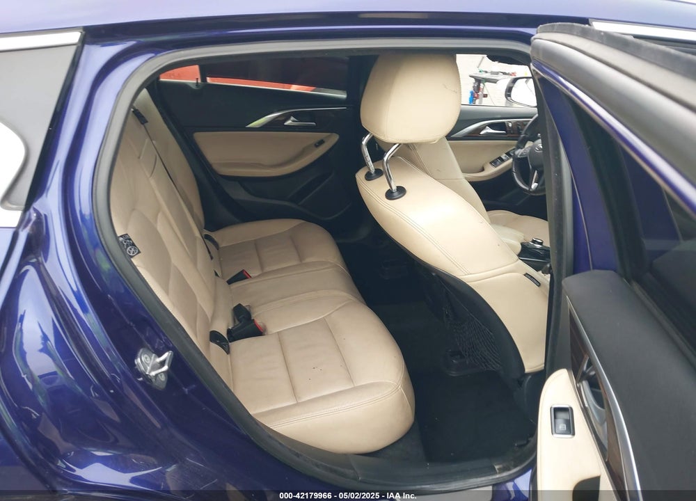 2018 INFINITI QX30 PREMIUM VIN: SJKCH5CP8JA046812