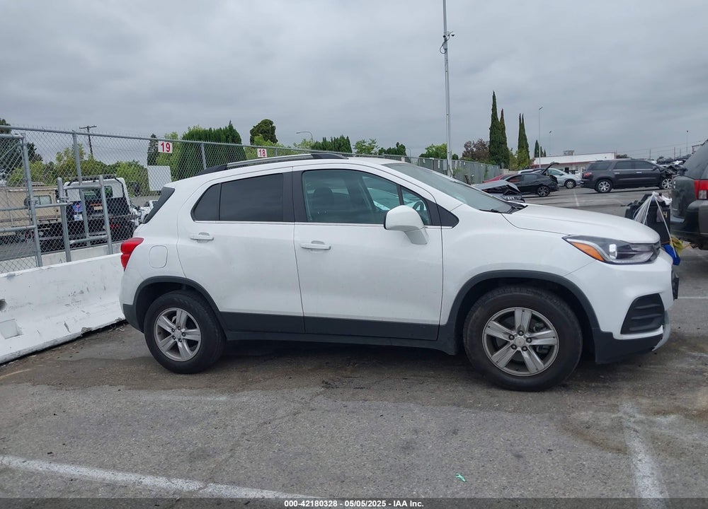 2020 CHEVROLET TRAX FWD LT VIN: 3GNCJLSB3LL232259