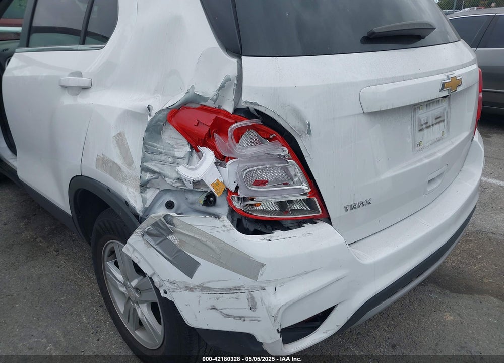 2020 CHEVROLET TRAX FWD LT VIN: 3GNCJLSB3LL232259