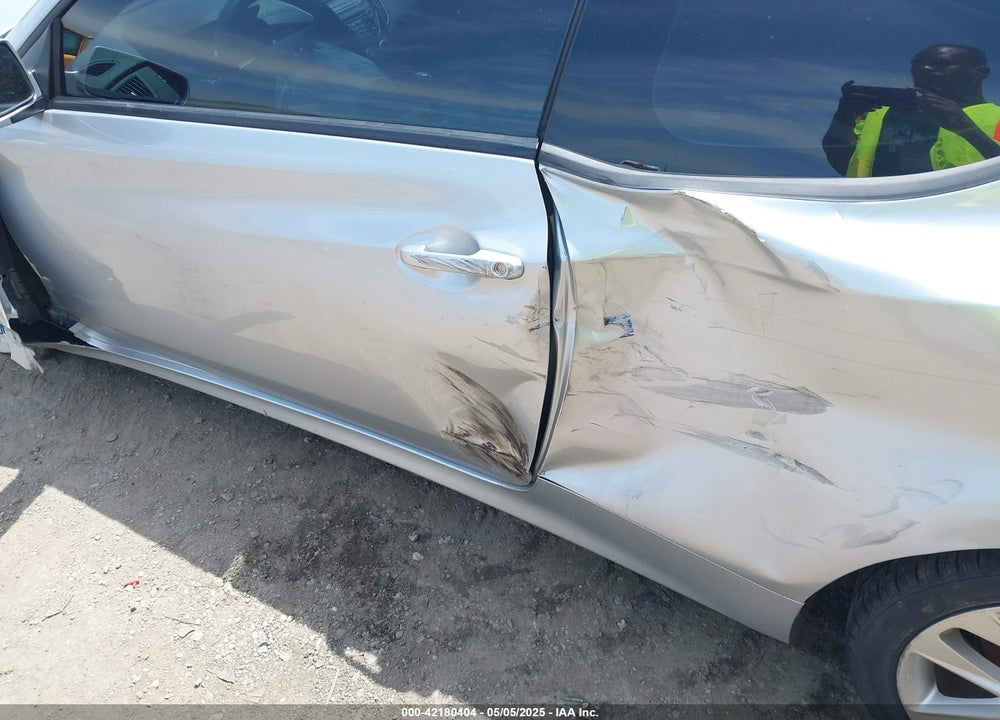 2013 HYUNDAI GENESIS VIN: KMHHT6KDXDU084903