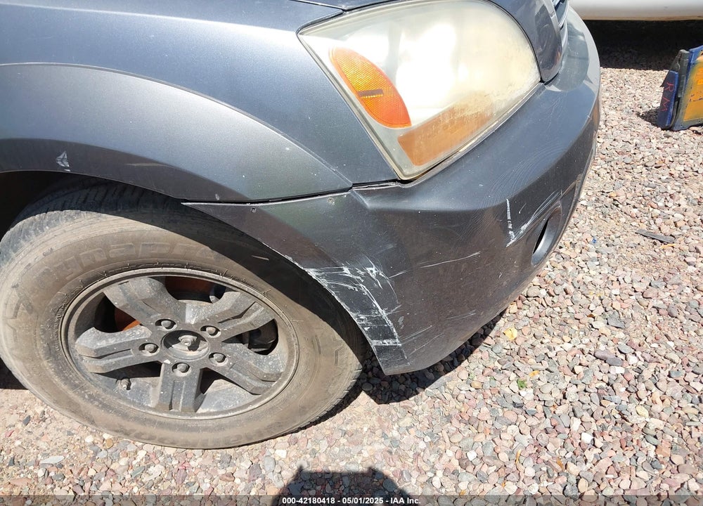 2008 KIA SORENTO VIN: KNDJC736885809927