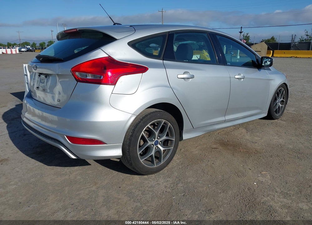 2016 FORD FOCUS SE VIN: 1FADP3K23GL247119