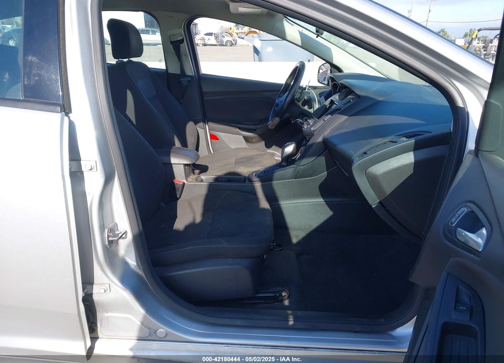2016 FORD FOCUS SE VIN: 1FADP3K23GL247119